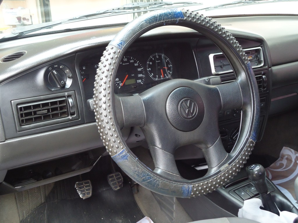 Volkswagen Santana 1.8 completo