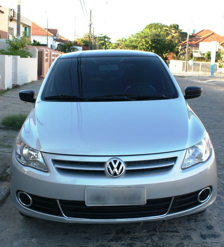 Frisos Prateados na grade Frontal