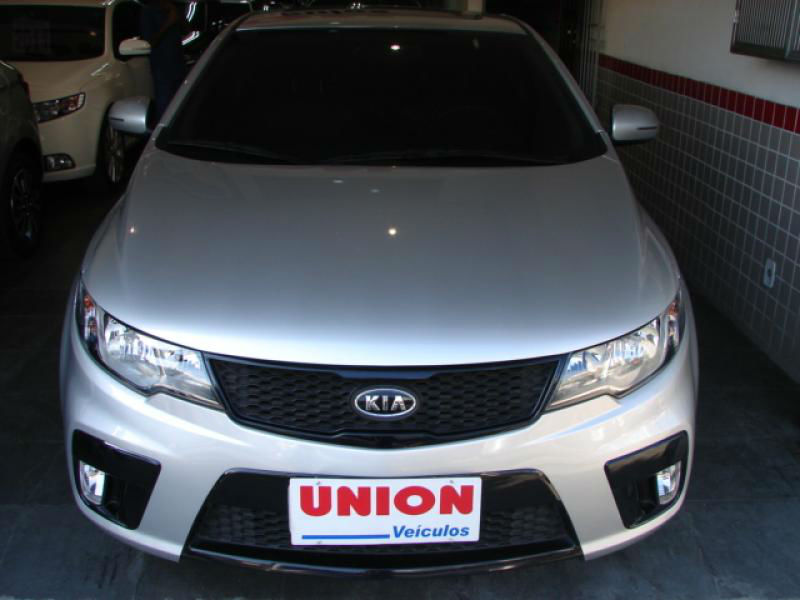 cerato coupe frente