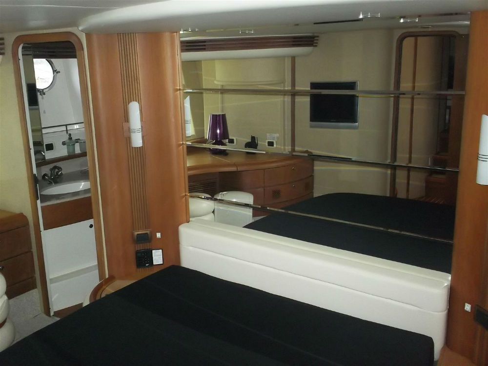 Intermarine AZ 760 (05)
