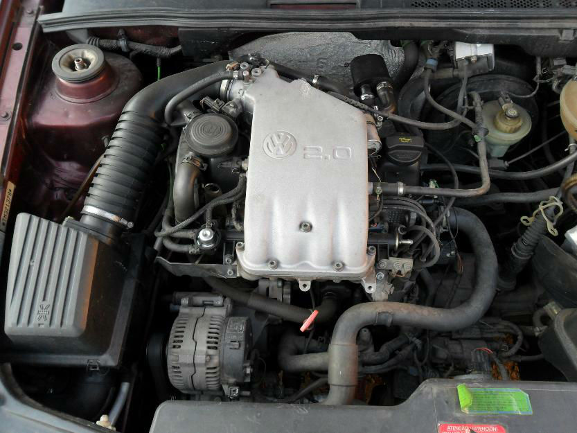 1375751240_511868837_7-Volkswagem-Golf-Motor-20-1996-Vermelho-4-portas-Brasil
