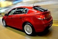 cruze_exterior_corrrendo