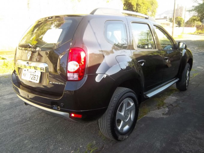CARRO DUSTER FOTO 4