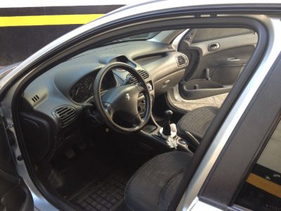 Peugeot 2004 1.0 16V 4P (3)
