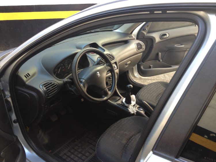 Peugeot 2004 1.0 16V 4P (3)