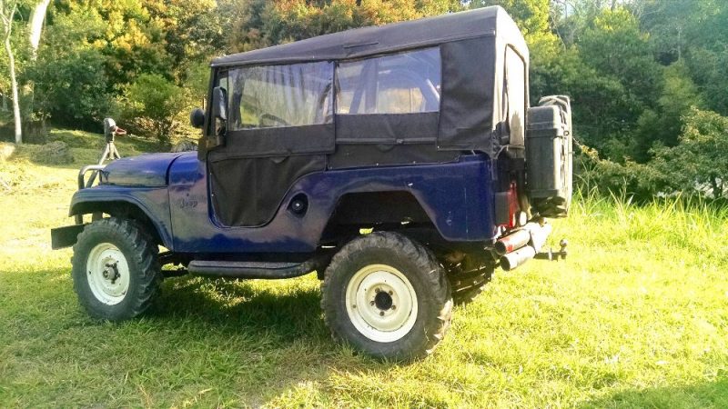 jeep lat. esq.