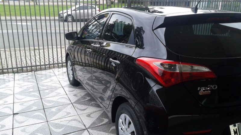 traz esq hb20 preto