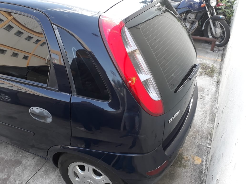 CORSA - Traseira Esquerda - Motorista
