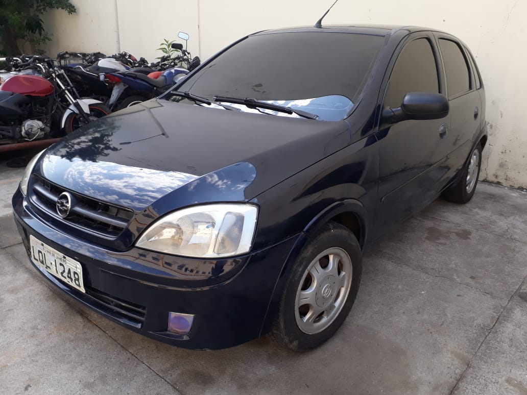 CORSA - Frente - Lateral Esquerda - Motorista
