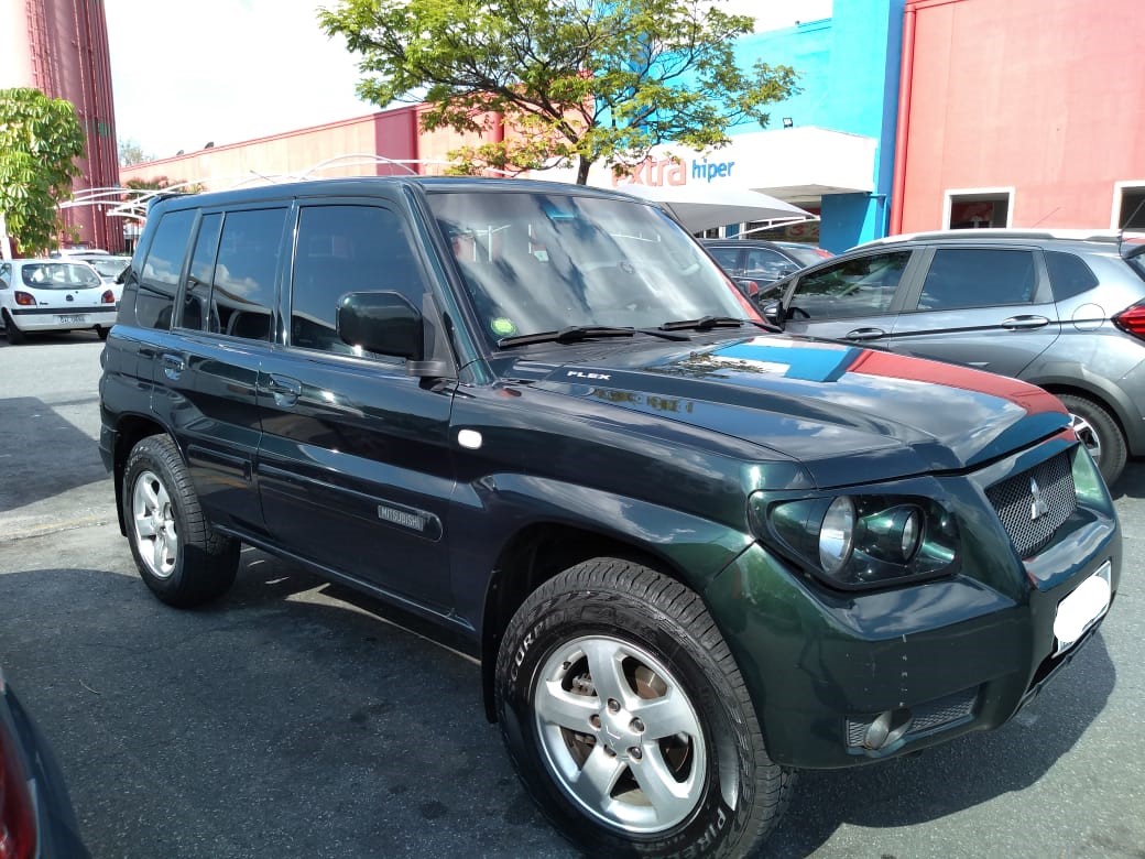 PAJERO TR4 - LATERAL FRONTAL ESQUERDA